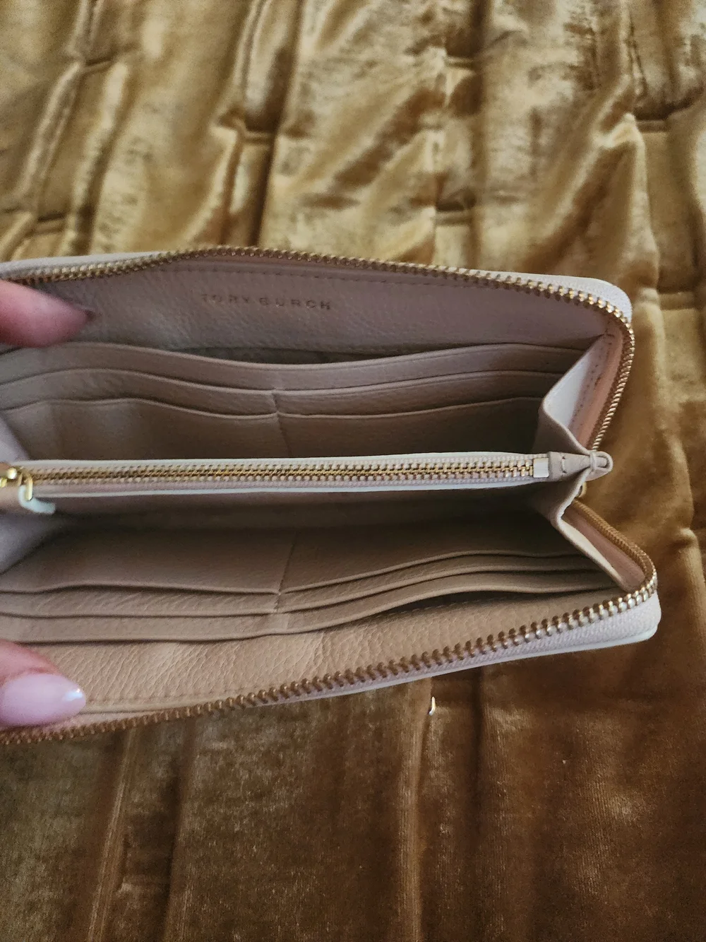 Tori Burch Laser-Cut Zip Wallet - Light Pink